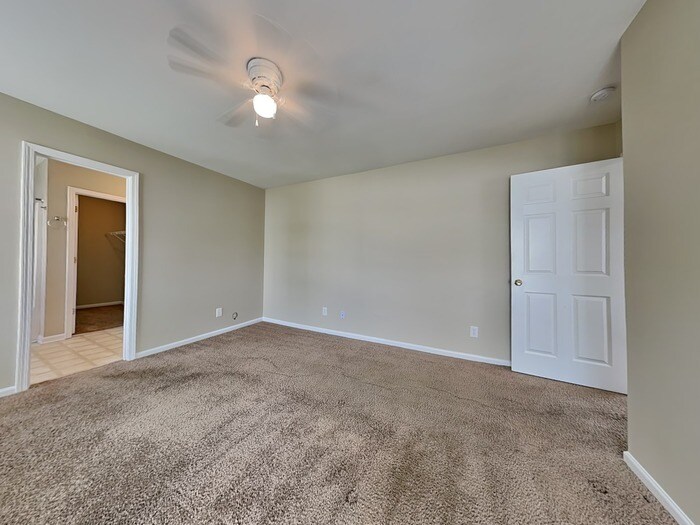 Building Photo - 640 Cliffs Inn Circle