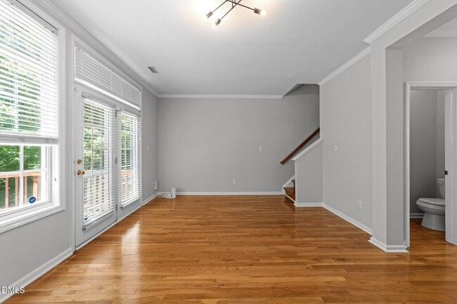 Building Photo - 6809 Middleboro Dr