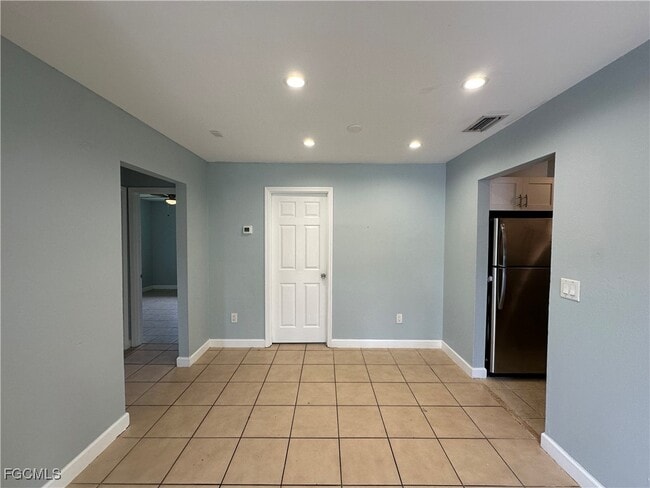 Building Photo - 4233 Pine Drop Ln