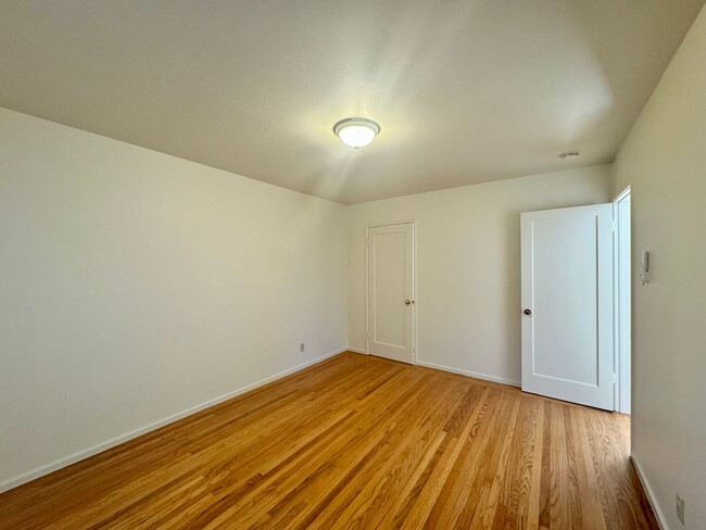 Building Photo - TENTATIVELY RENTED 2 Bedrooms 1 Bathroom C...