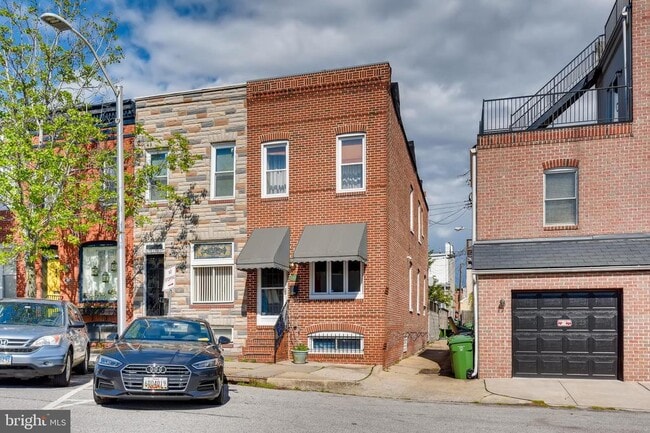 Building Photo - 819 S Potomac St