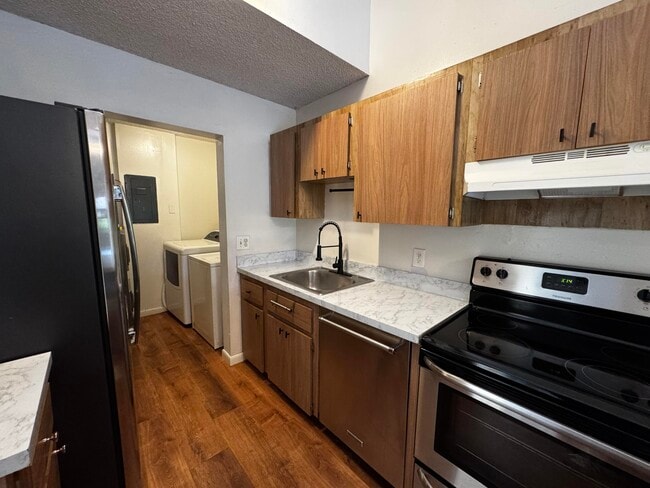 Building Photo - 3831 SW 69th Ave