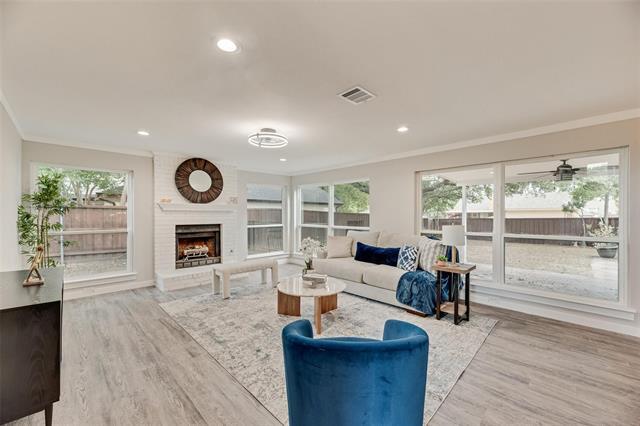 Building Photo - 3824 Parkmont Dr