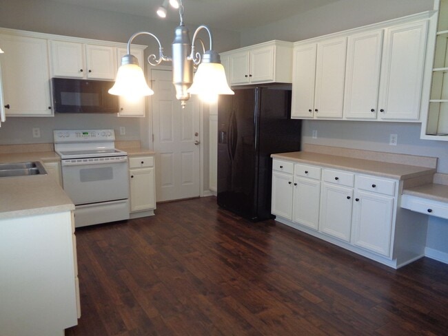 Building Photo - Kernersville Location-3 Bedroom House