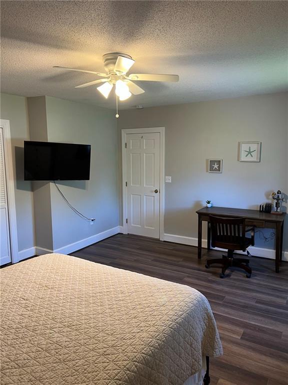 Building Photo - 223 Oliphant Ln