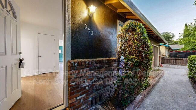 Building Photo - 353 E Robles Ave