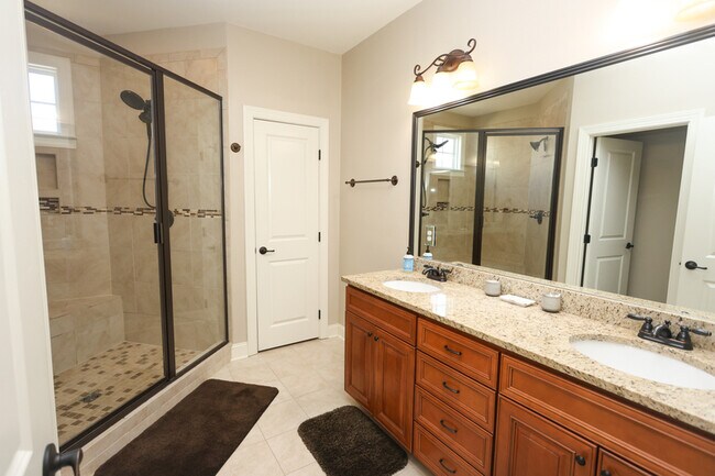 Building Photo - 504 Village Walk Ln