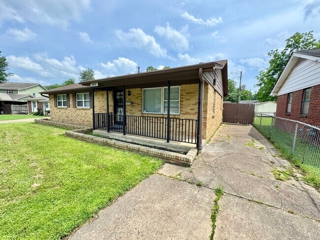 Building Photo - 4615 Lawrence Rd