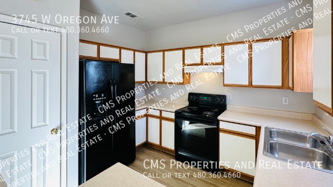 Building Photo - 3745 W Oregon Ave