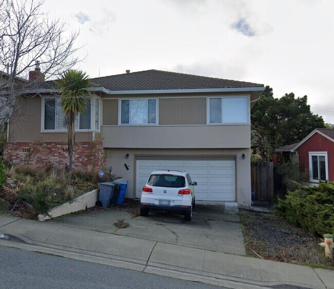 Building Photo - 331 Courtland Dr