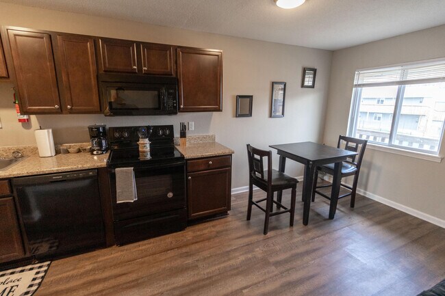 Building Photo - 105 N Garth Ave