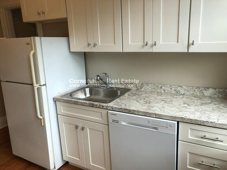 Building Photo - 52 Charlesgate E