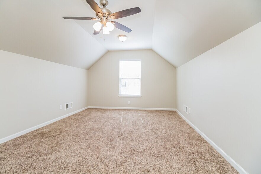 Building Photo - 1700 Kendall Cove Ln