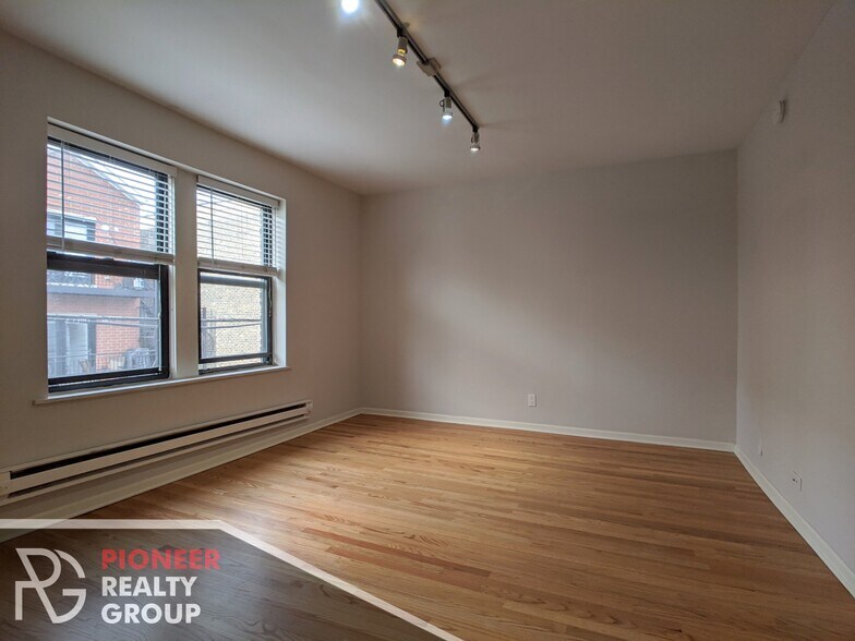 Primary Photo - 2838 W Palmer St