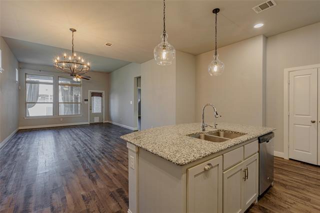 Building Photo - 829 Parkside Dr
