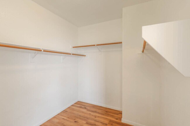 Building Photo - Northwest 3 Bedroom 2.5 Bath Home In Gated...