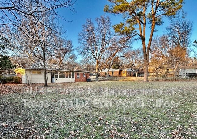 Building Photo - 1607 Briarwood Blvd