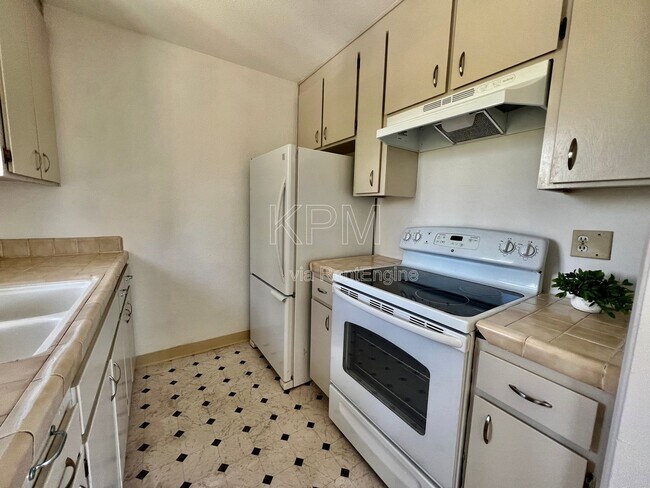 Building Photo - 2946 Peachtree Dr