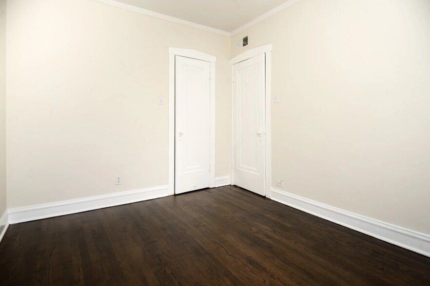 Building Photo - 1255 W Henderson St