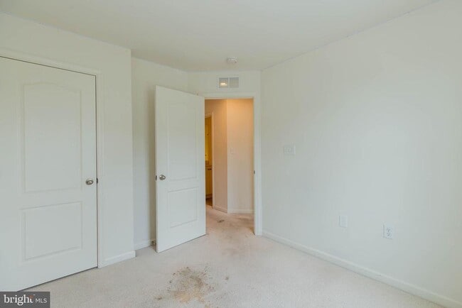 Building Photo - 608 Thumper Dr