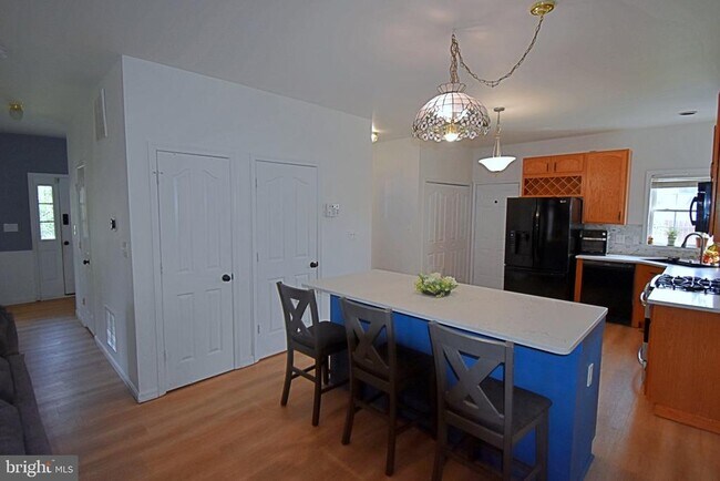 Building Photo - 34 Ashcroft Dr