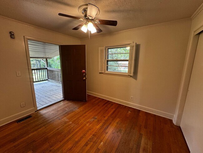 Building Photo - 2/1 Duplex with office space in Shelby, NC