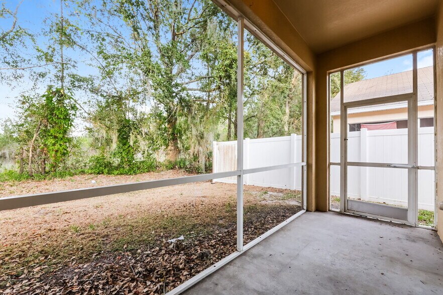 Building Photo - 35107 Meadow Reach Dr