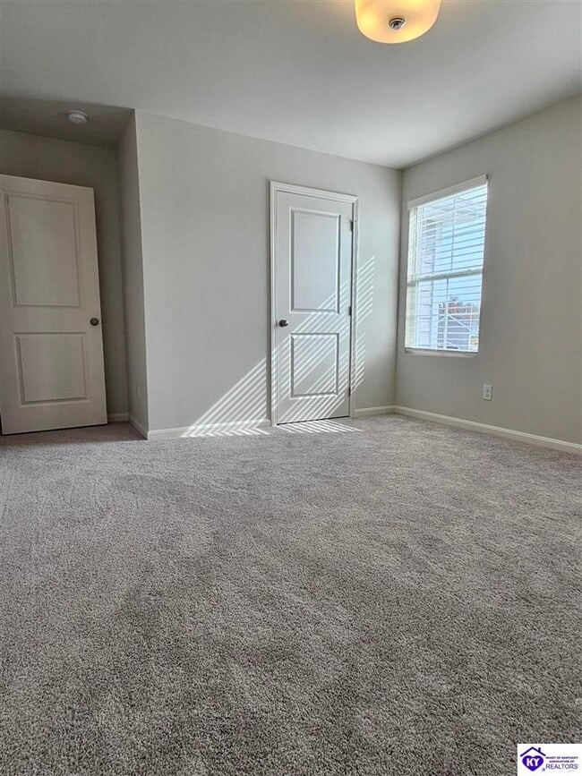 Building Photo - 601 Ashwood Ave