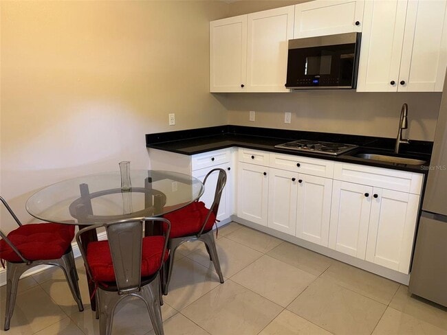 Building Photo - 6609 Myrna Dr