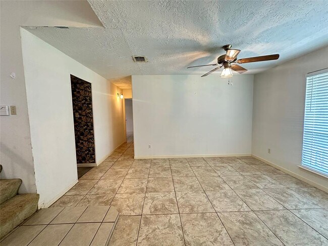 Building Photo - 3306 Kempwood Dr