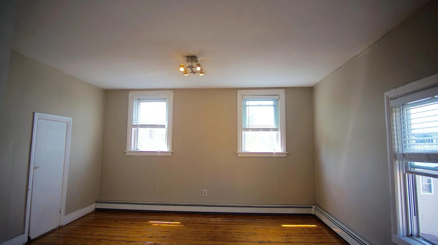 Building Photo - 48 America St