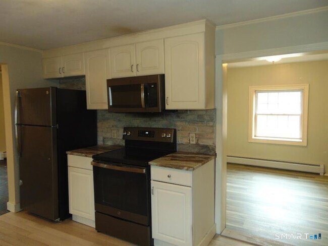 Building Photo - 446 Fall Mountain Rd