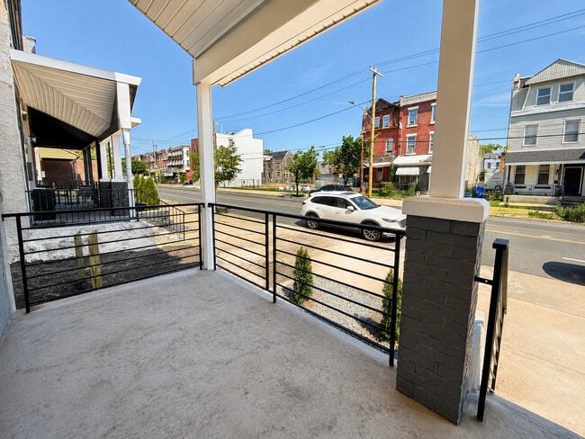 Building Photo - 3124 W Montgomery Ave