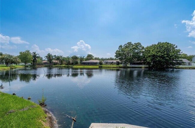 Building Photo - 16208 Pebblebrook Dr