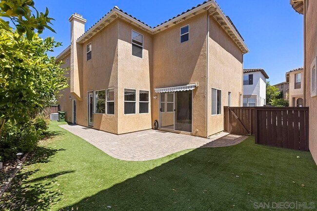 Building Photo - 11370 W San Raphael