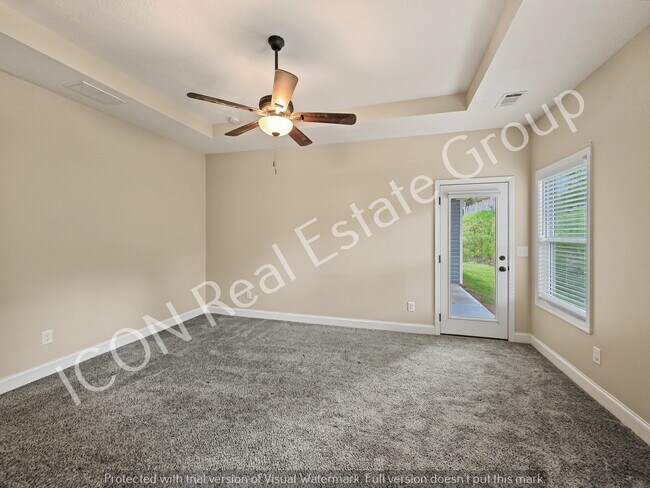 Building Photo - 3/2 Ranch home on large lot!