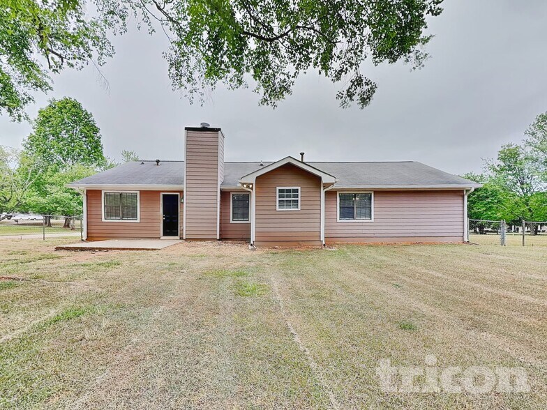Building Photo - 11069 Hunters Ln