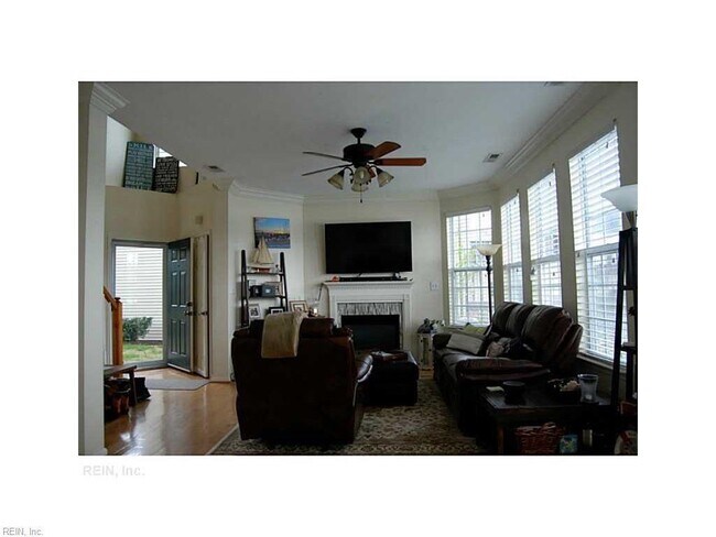 Building Photo - LAKE FRONT CONDO