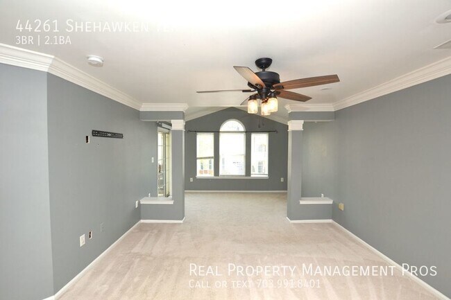 Building Photo - 44261 Shehawken Terrace
