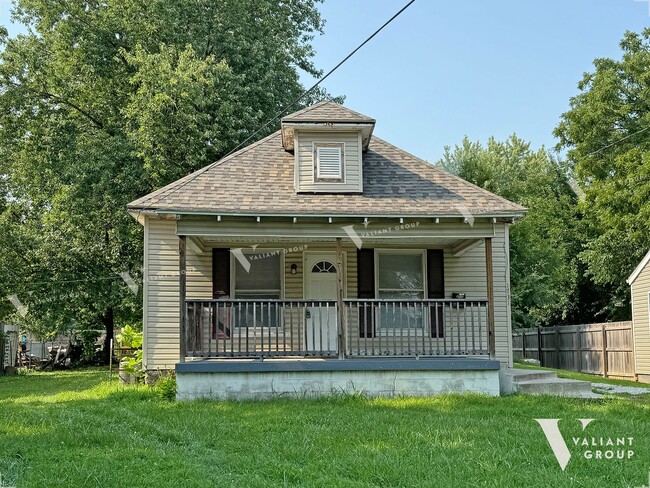 Primary Photo - Cozy 2 Bedroom, 1 Bathroom Home in West Sp...