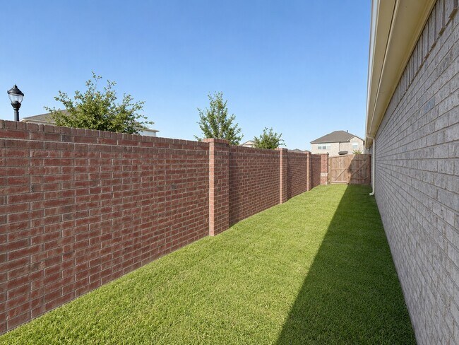 Building Photo - 3004 Pintail Green Dr