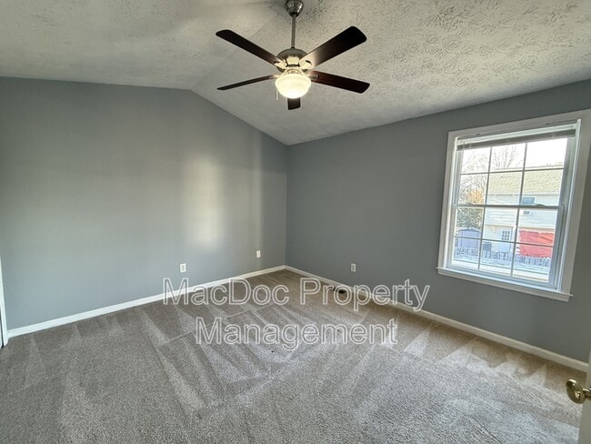 Building Photo - 10500 Boxmeer Ct