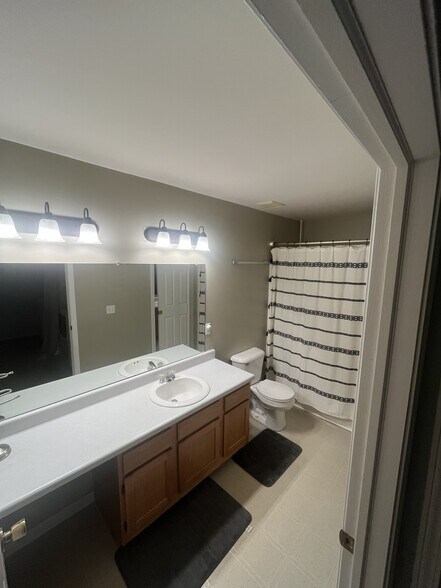 Full Bath - 7030 S Cannon Place Ln