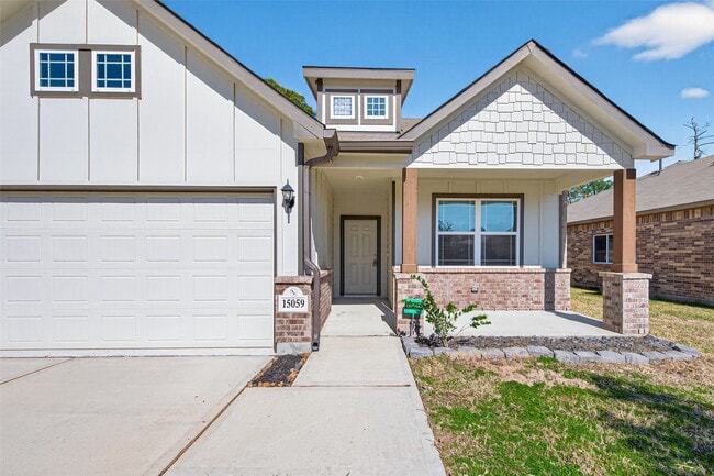 Building Photo - 15059 Meadow Glen N