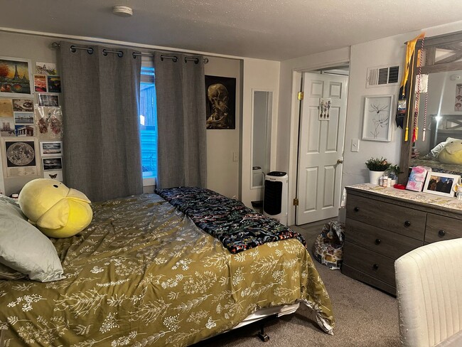 Building Photo - 2118 7th Ave