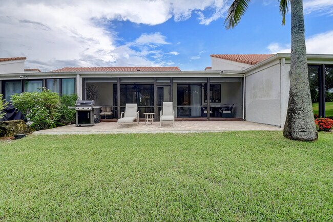 Building Photo - 19550 Sawgrass Dr