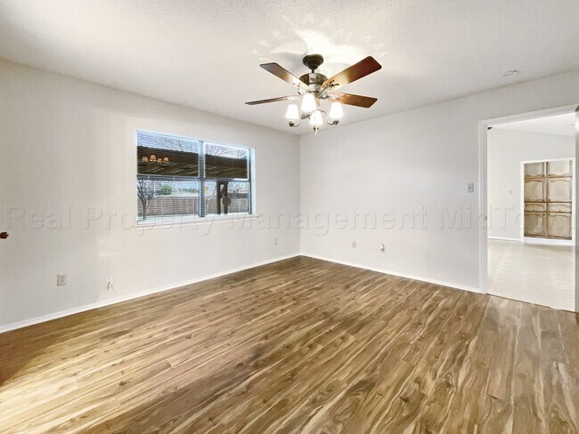 Building Photo - 841 S Atkerson Ln