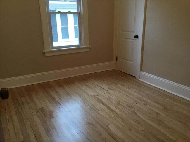 Building Photo - 6111 W St Paul Ave