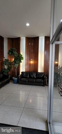 Building Photo - 1517 Hill Rd