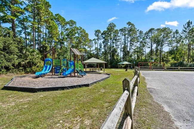 Building Photo - 4844 Huron Dr